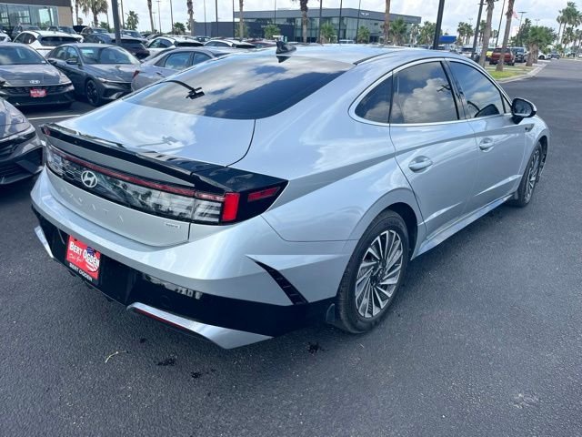 Certified Used 2025 Silver Hyundai SEL image 4