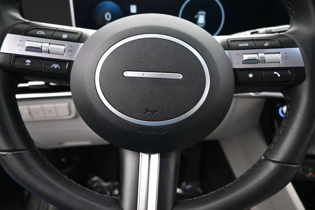 Used 2025 Ecotronic Gray Hyundai SEL Convenience image 32