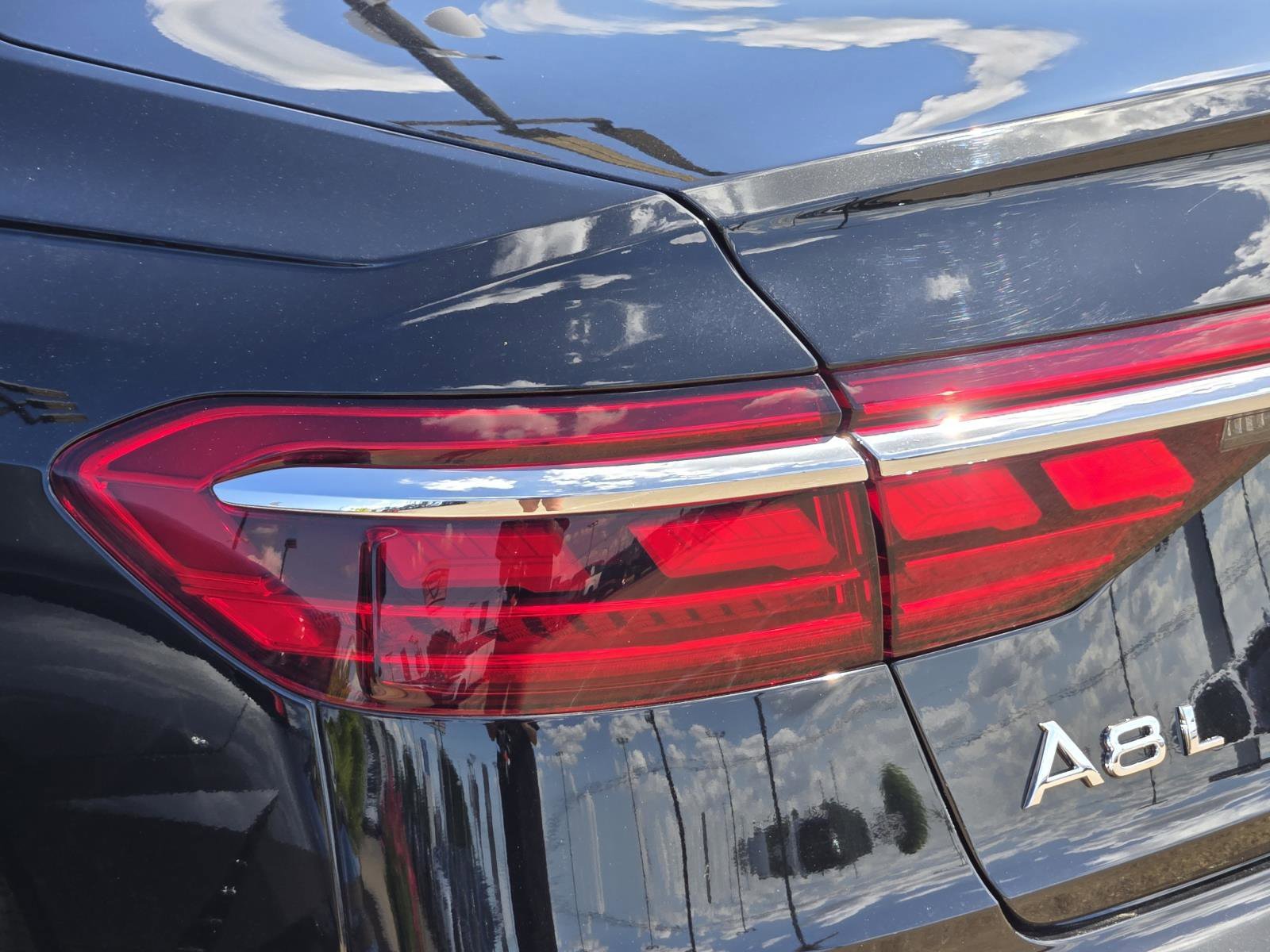 Used 2020 Black Metallic Audi 4.0 image 31