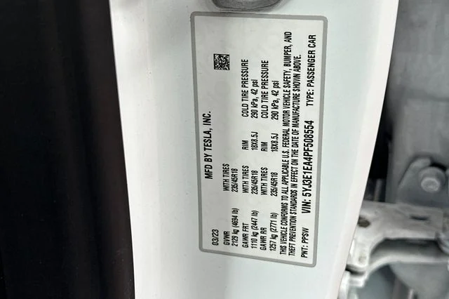 Used 2023  Tesla Base image 37