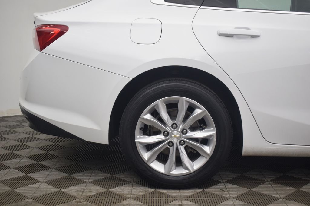 Used 2024 Summit White Chevrolet LT image 29