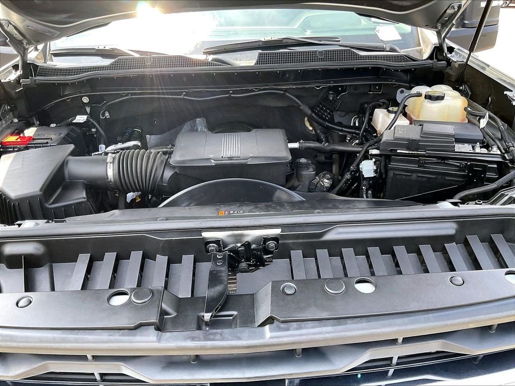 Used 2025 Gray Chevrolet LT image 29