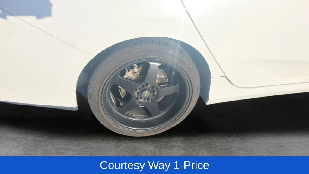 Used 2018 White Honda Si image 11