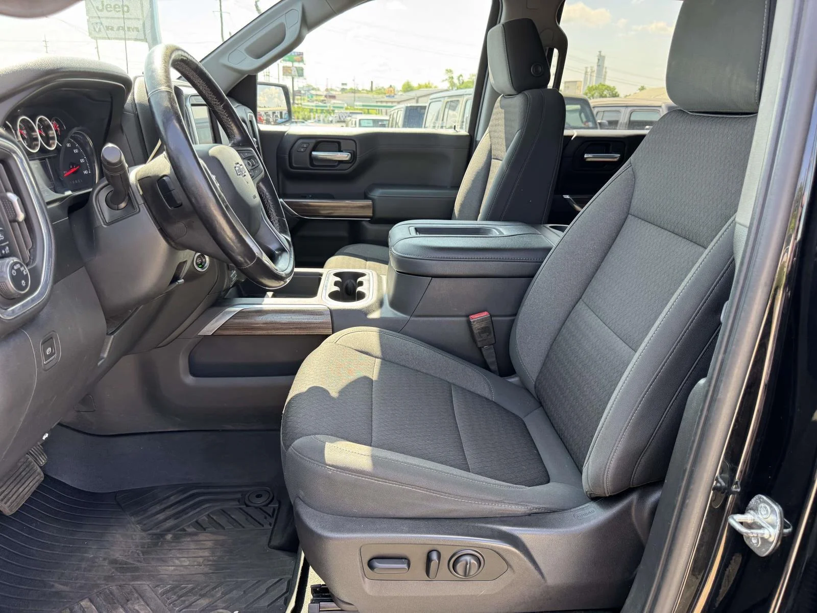 Used 2021 Mosaic Black Metallic Chevrolet RST image 21
