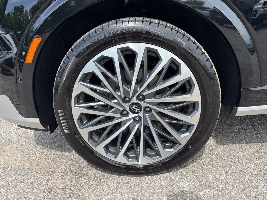 Used 2026 Black Hyundai Calligraphy image 9