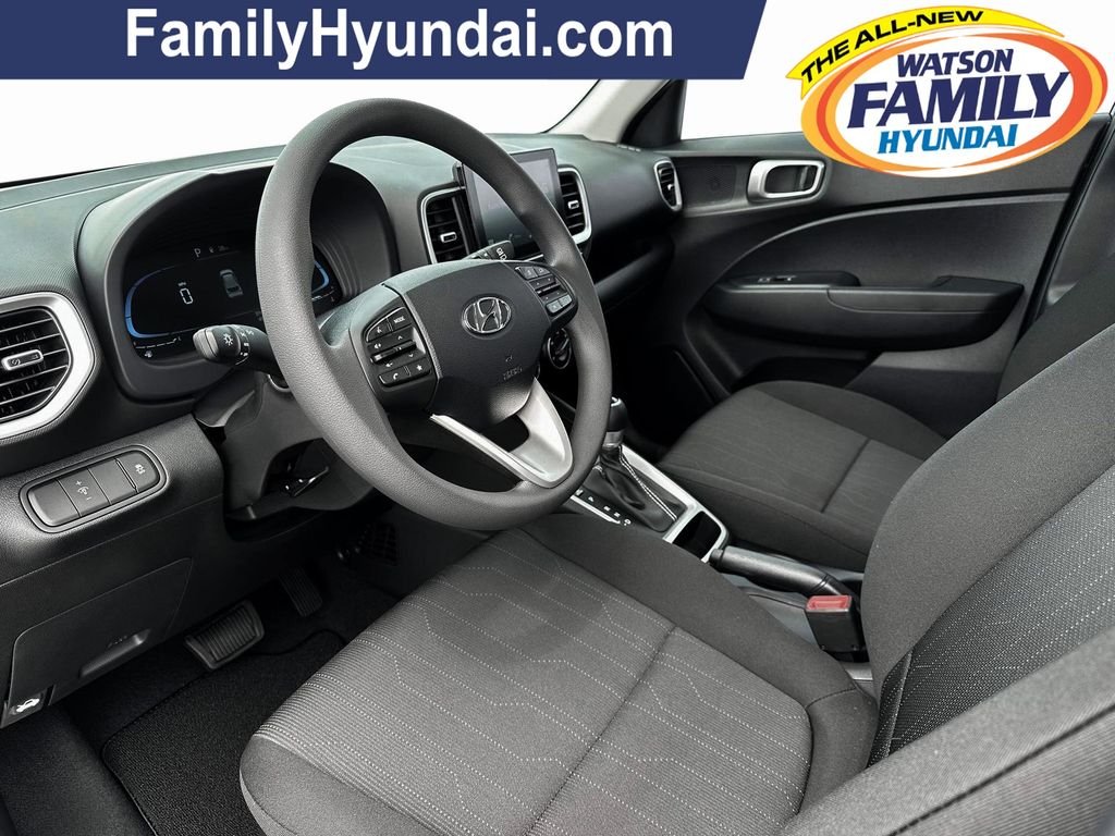 2025 Hyundai Venue SE - Photo 14