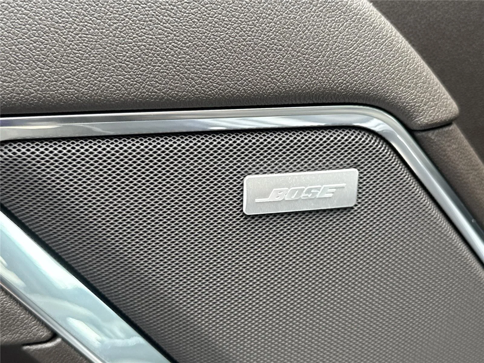 2026 GMC Sierra 1500 SLT - Photo 19