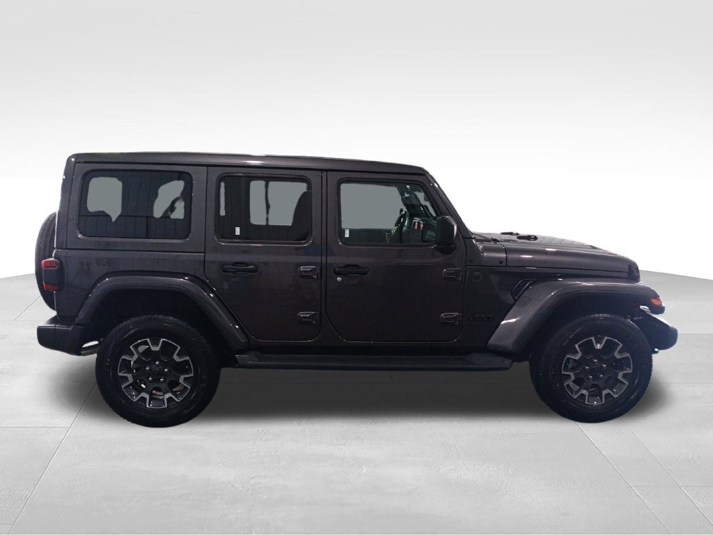 Used 2025 Gray Jeep Sahara image 7
