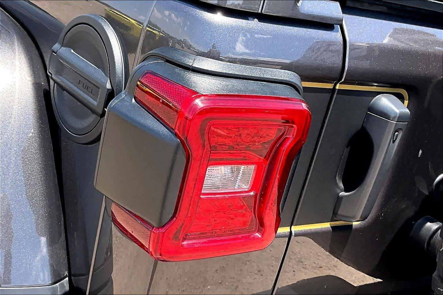 Used 2022 Granite Crystal Metallic Clearcoat Jeep Unlimited Rubicon 392 image 26