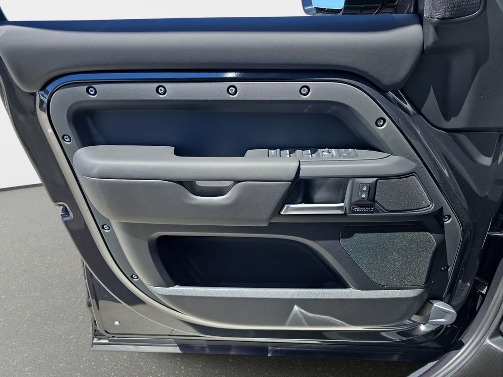 New 2026 Carpathian Grey Land Rover X-Dynamic SE image 27