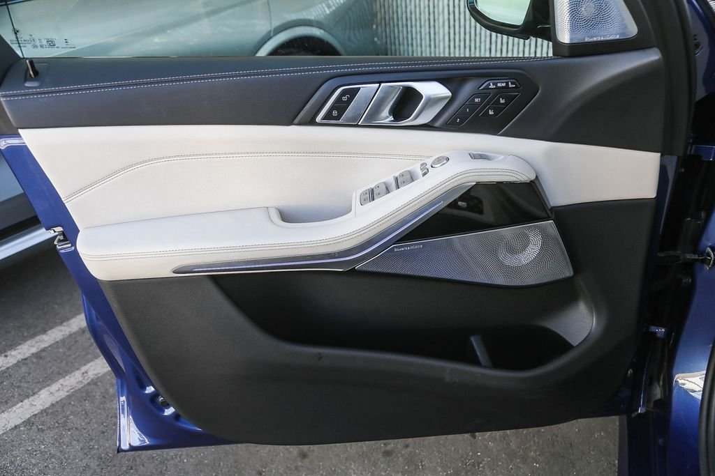 Used 2025 ALPINA Blue Metallic BMW ALPINA XB7 image 21