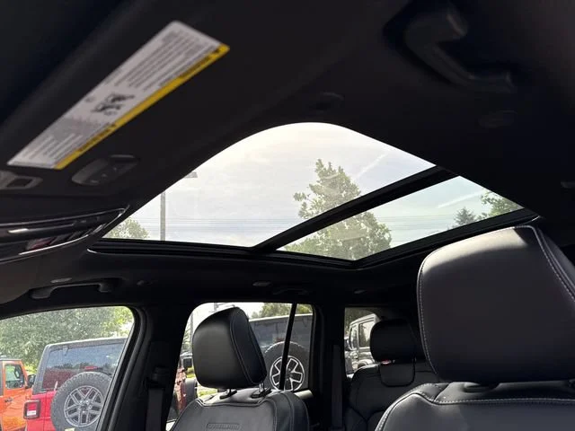 2025 Jeep Grand Cherokee Overland - Photo 27