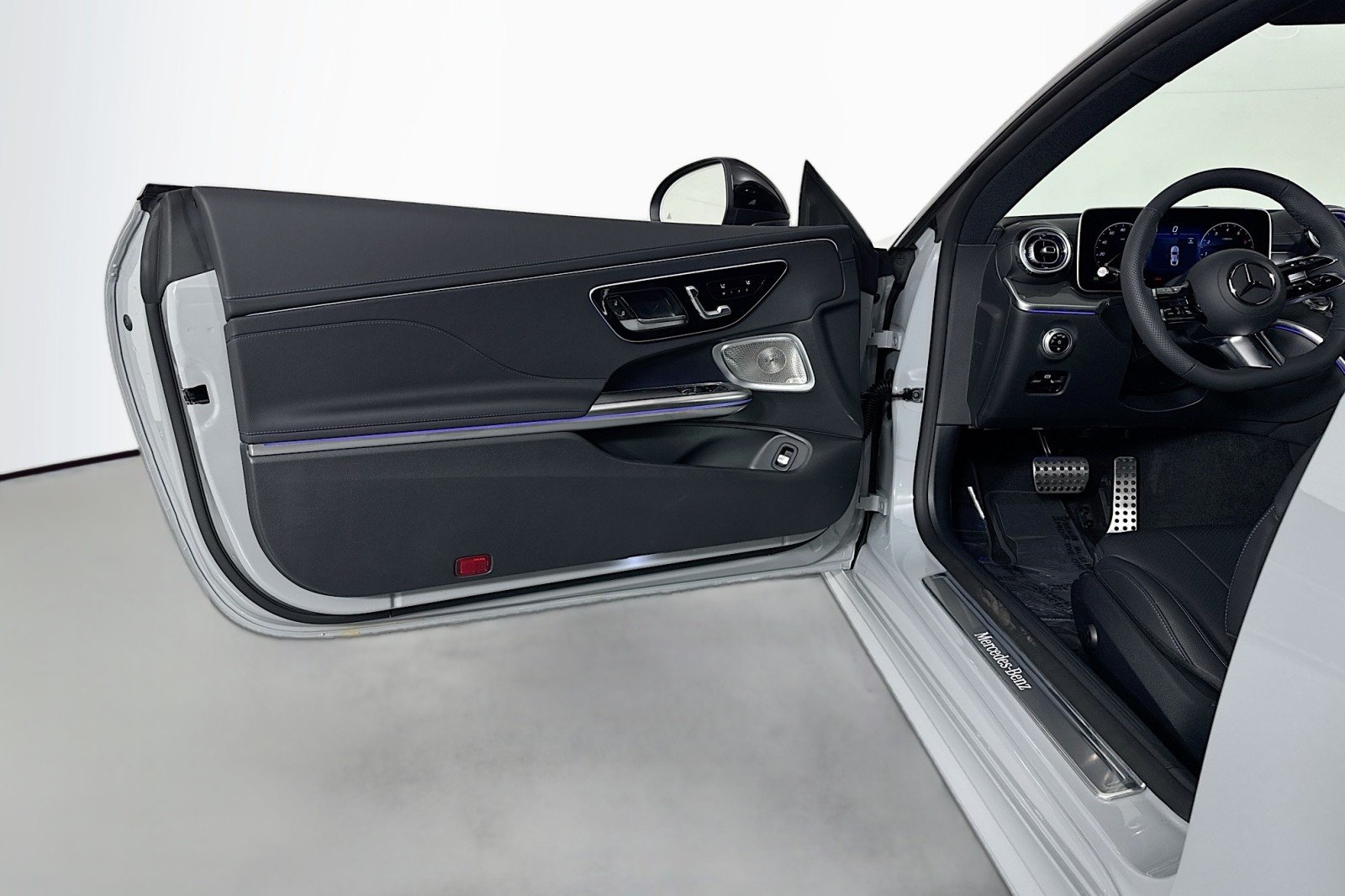 New 2026 MANUFAKTUR Alpine Grey Metallic Mercedes-Benz CLE 450 4MATIC® Coupe image 20
