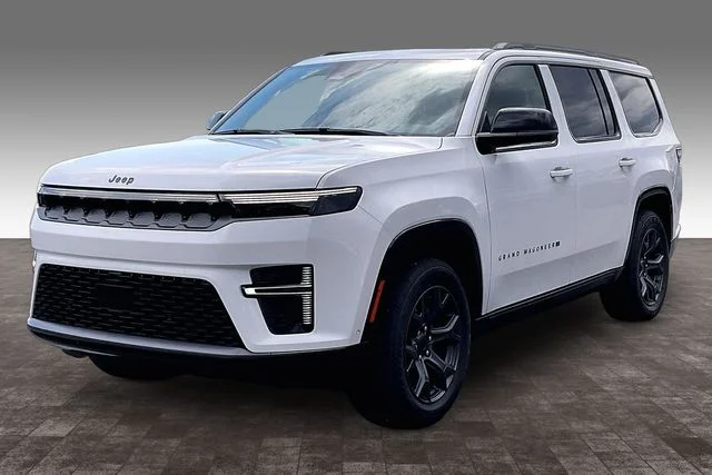 New 2026 Bright White Clear-Coat Exterior Paint Jeep Limited Altitude image 1