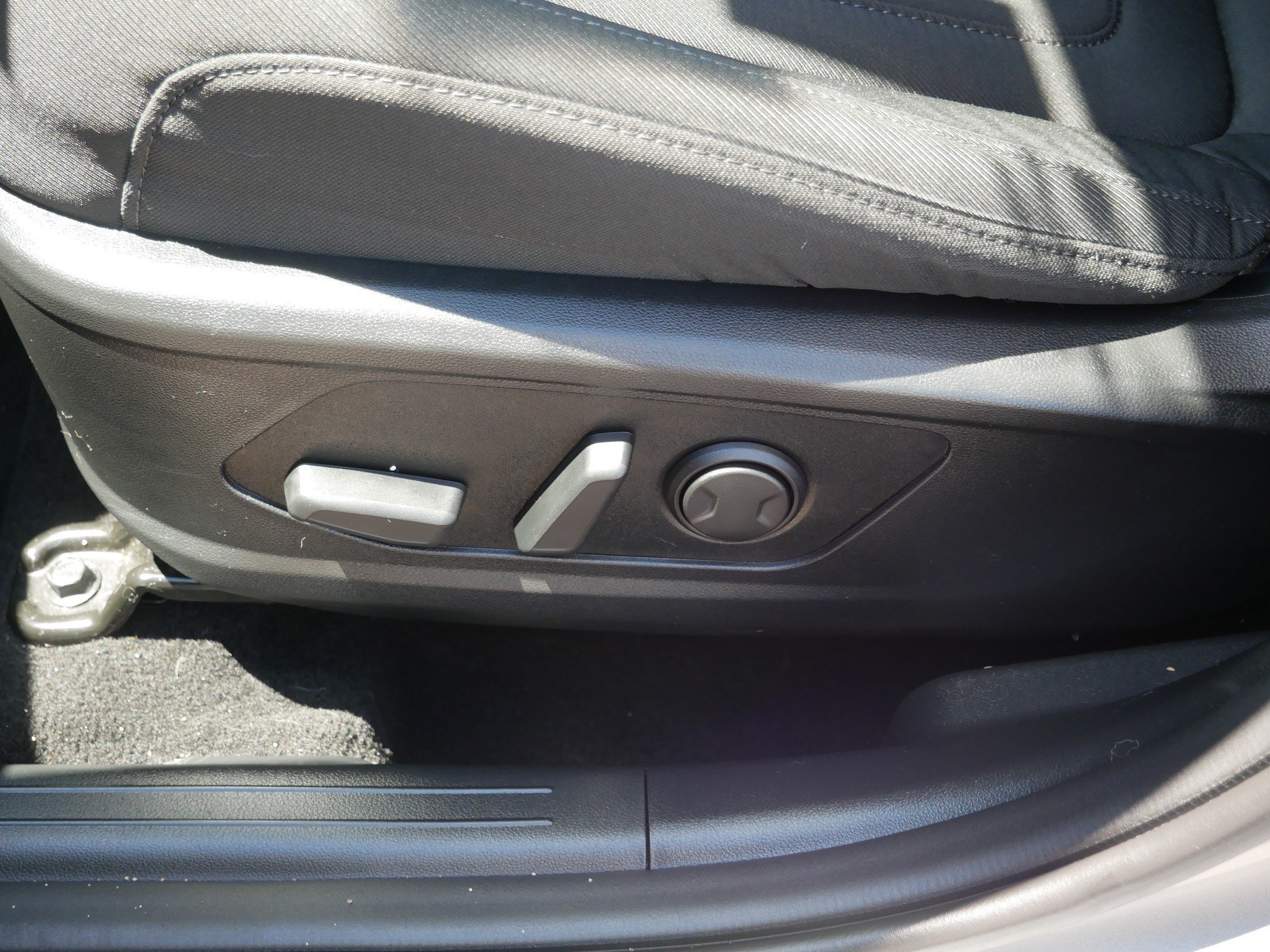 Certified Used 2023 Shimmering Silver Hyundai SEL image 20
