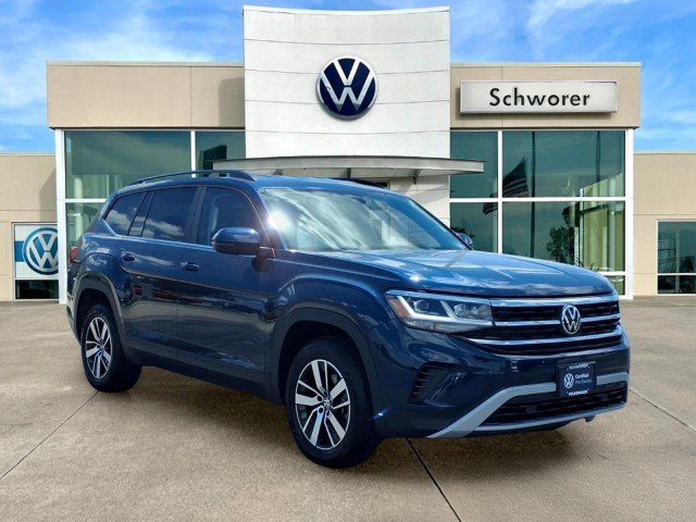 Certified Used 2023 Tourmaline Blue Metallic Volkswagen 2.0T SE image 4