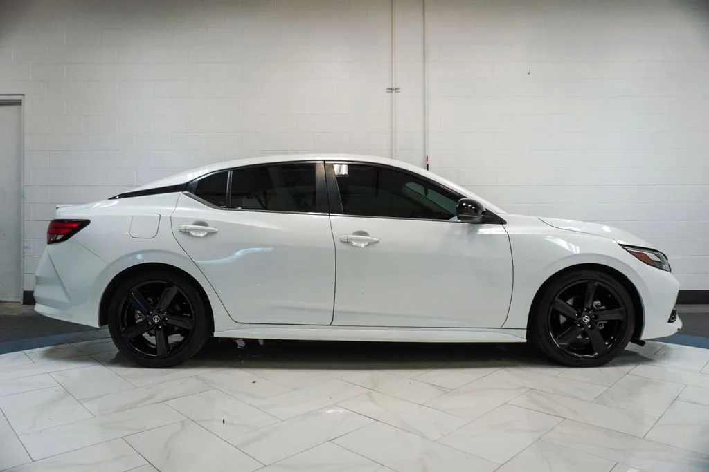 Used 2022 White Nissan SR image 29