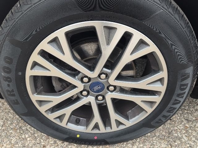 Used 2021 Gray Ford SEL image 23