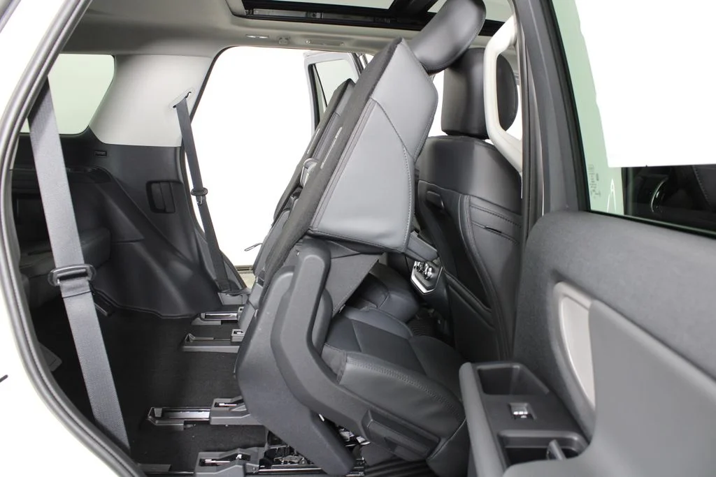 New 2026 Star White Metallic Tri-Coat Ford Active image 16