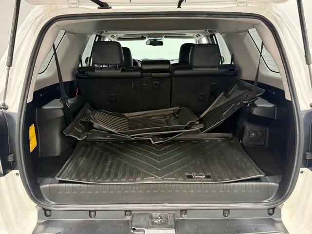 Used 2015 White Toyota SR5 Premium image 32