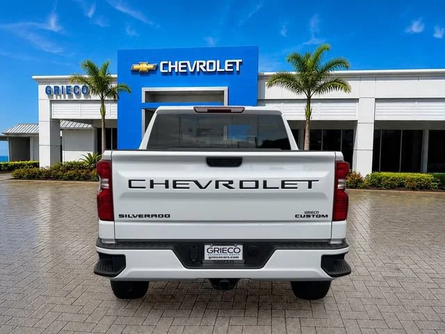 New 2026 Summit White Chevrolet Custom image 4