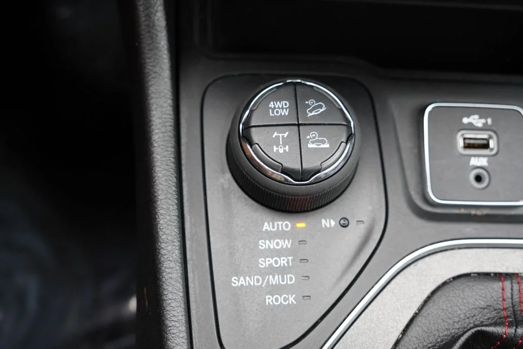 Certified Used 2022 Gray Jeep Trailhawk image 32