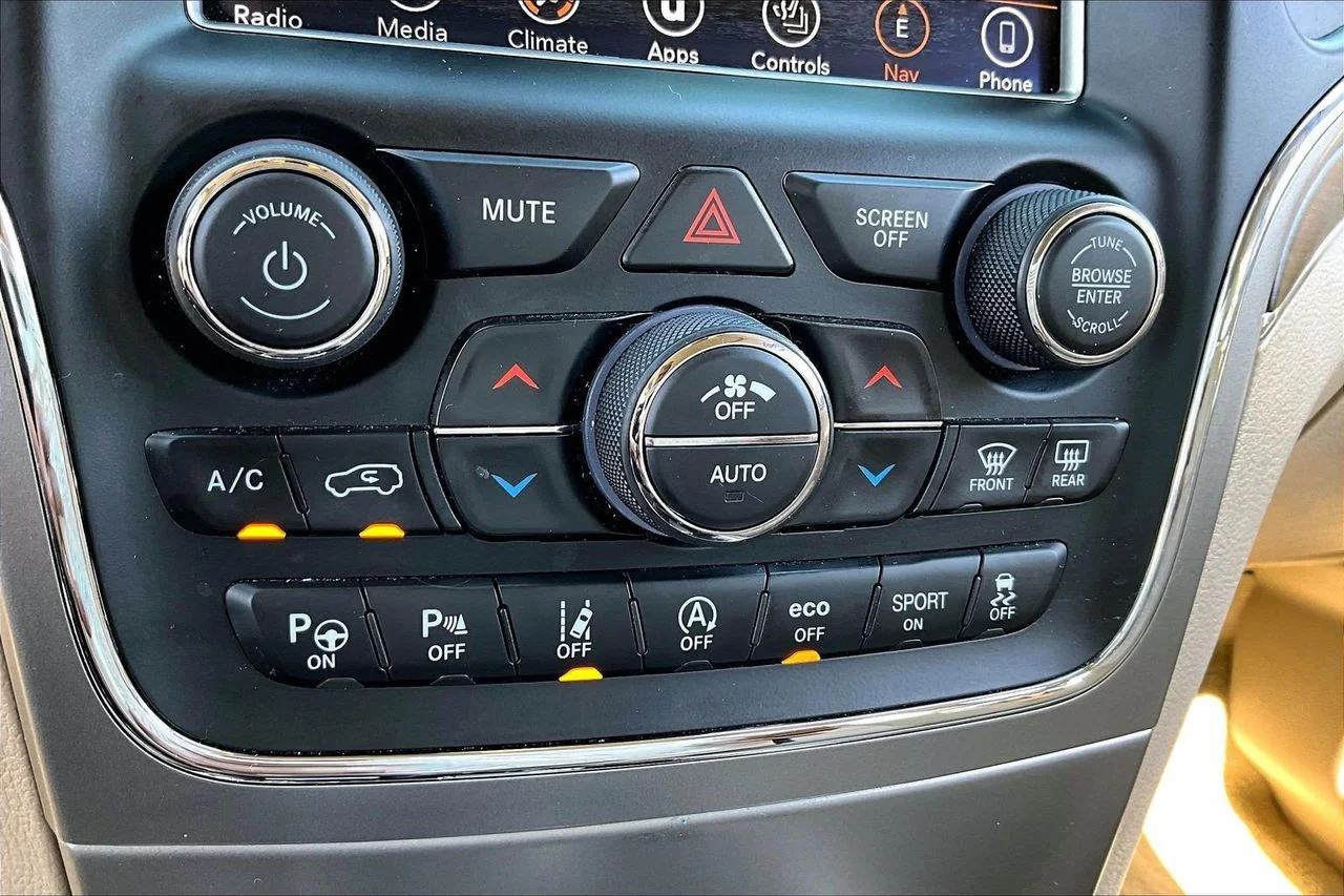 Used 2018 White Jeep Overland image 18