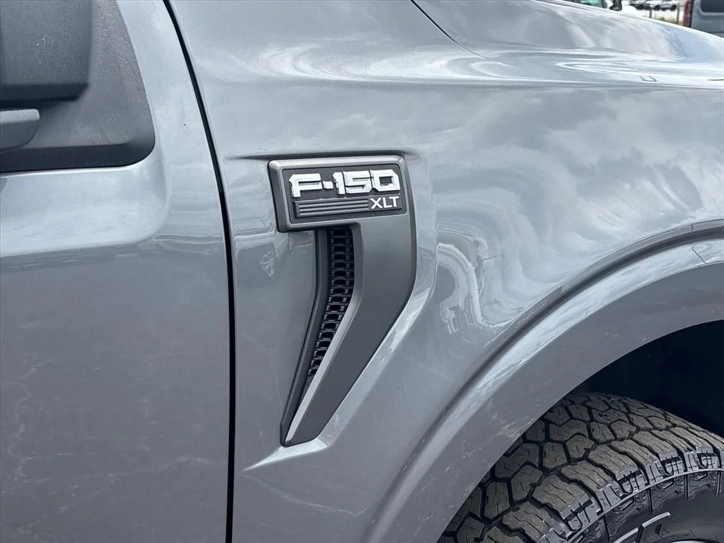 Used 2021 Gray Ford XLT image 11