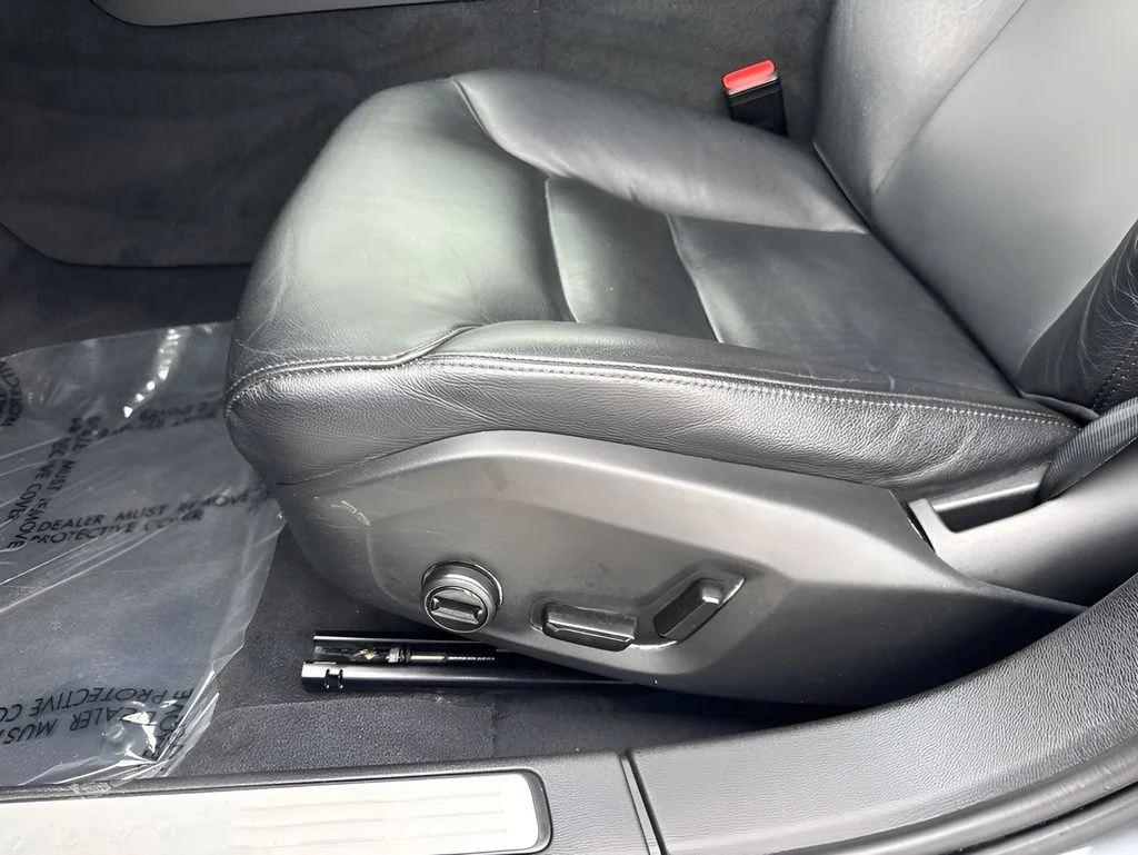 Used 2020 Gray Volvo T5 Momentum image 10