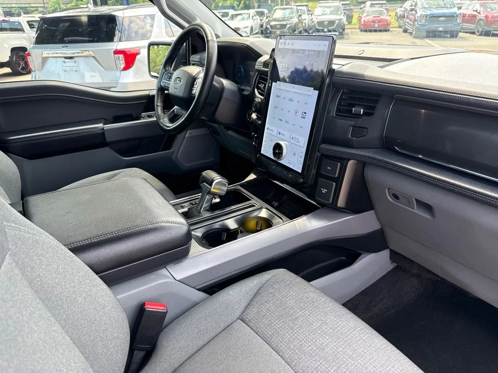 Used 2024 White Ford Flash image 30