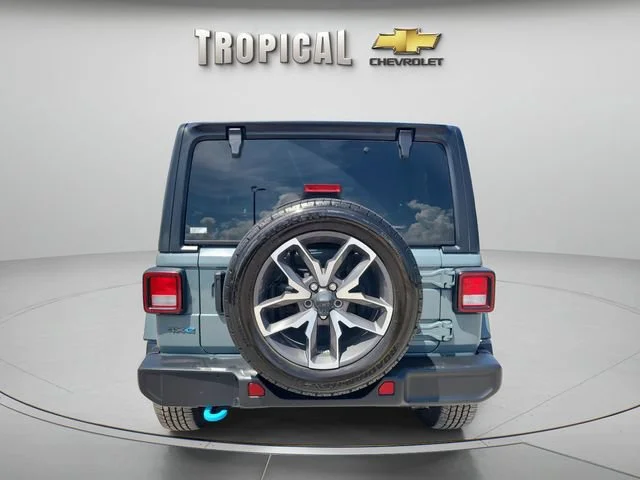 Used 2024 Gray Jeep Sport S image 4