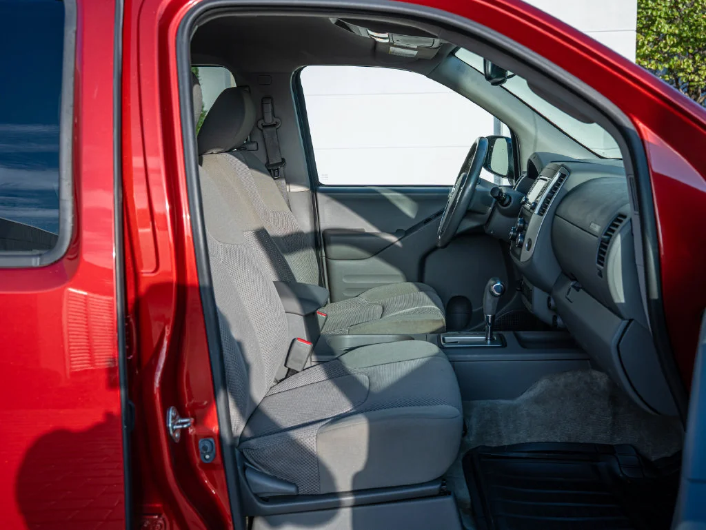 Used 2018 Lava Red Nissan SV image 24