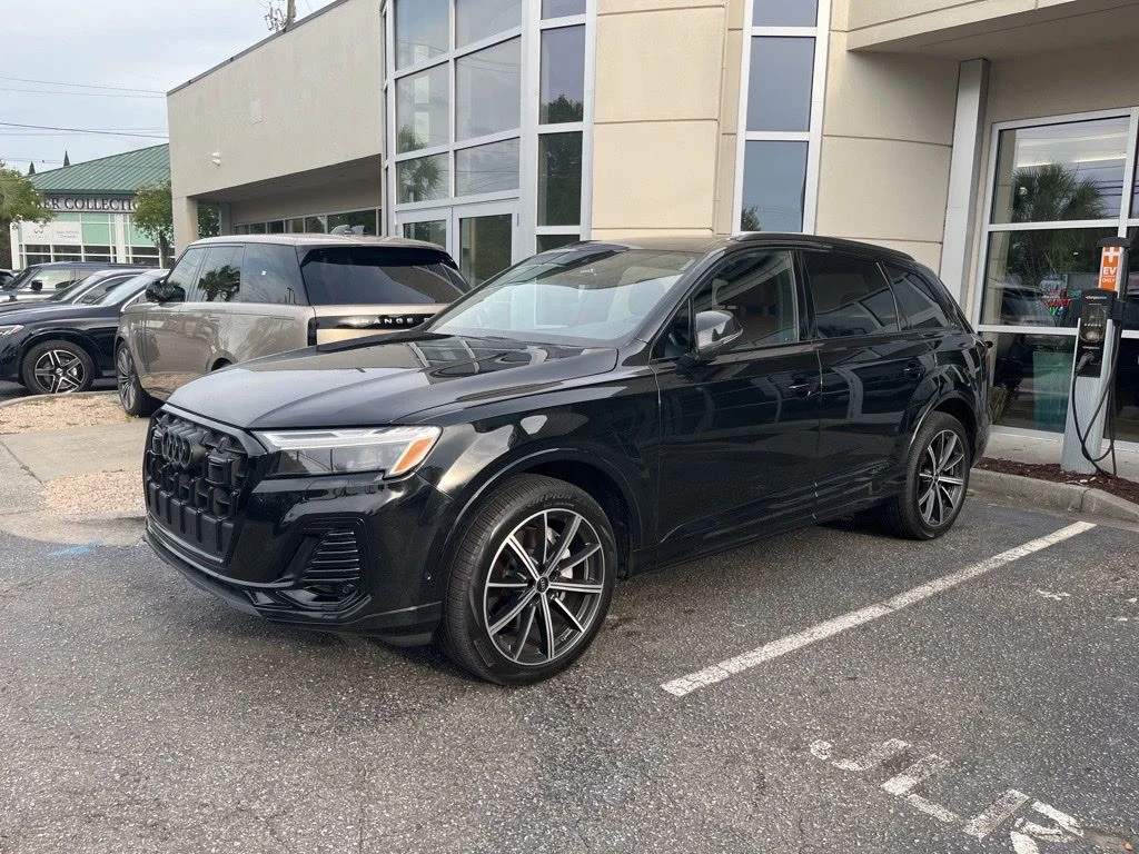 2025 Audi Q7 45 Premium Plus quattro Tiptronic's photo