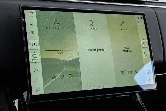 New 2027 Charente Grey Land Rover SE image 39