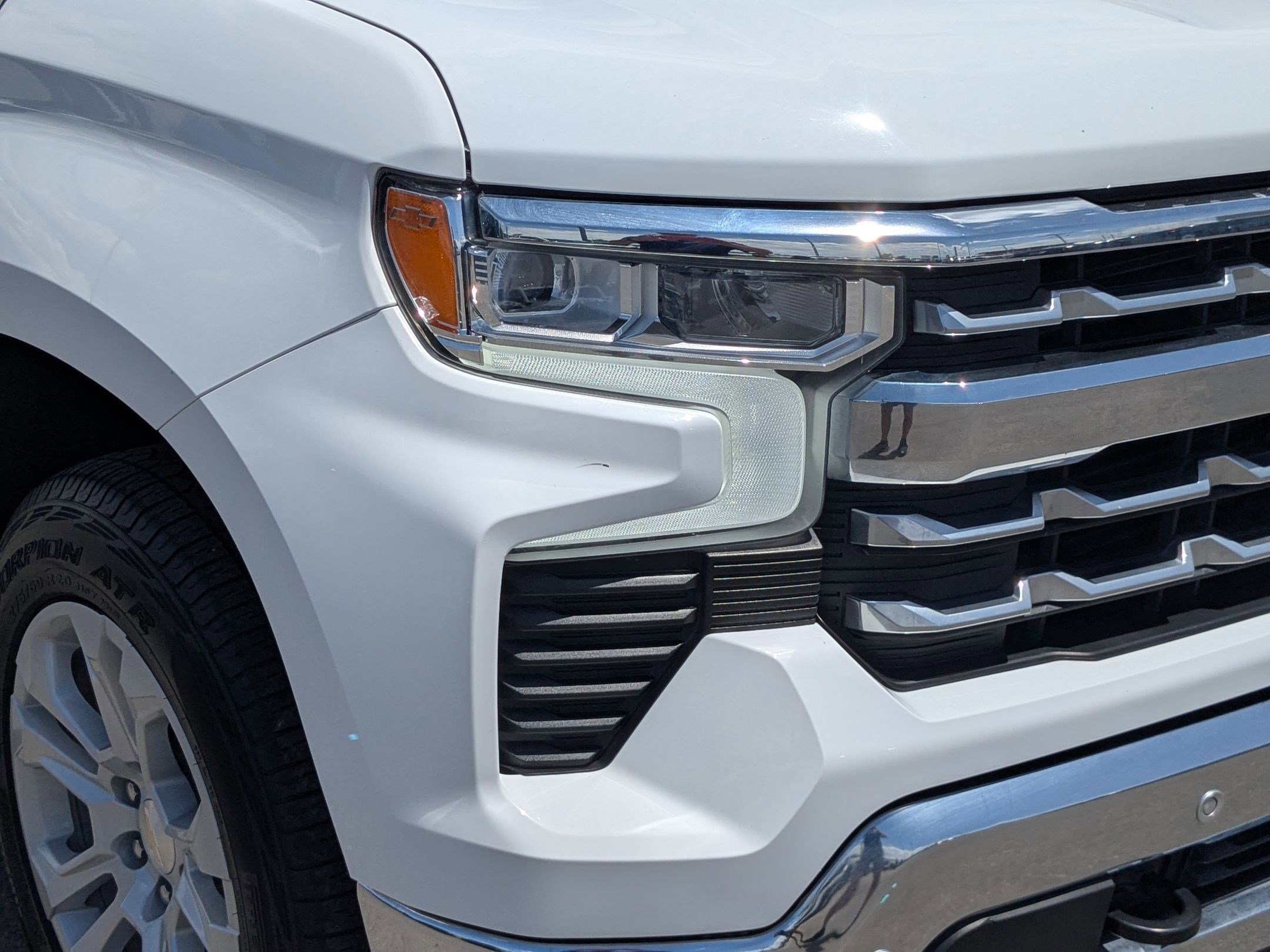 Used 2022 Summit White Chevrolet LTZ image 10