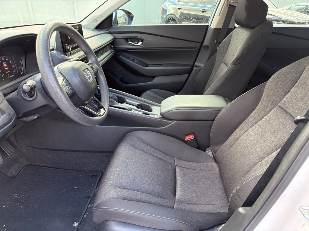 Used 2024 Platinum White Pearl Honda EX image 19