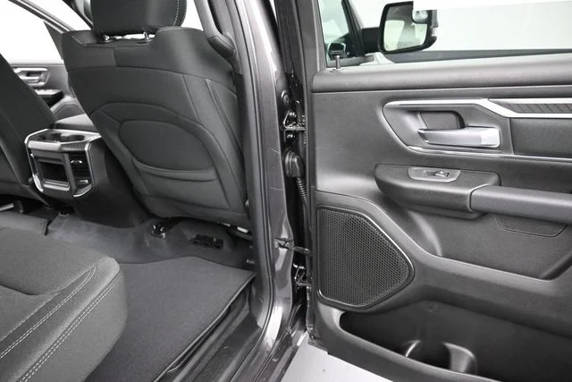 New 2026 Granite Crystal Metallic Clear-Coat Exterior Paint RAM Big Horn/Lone Star image 13