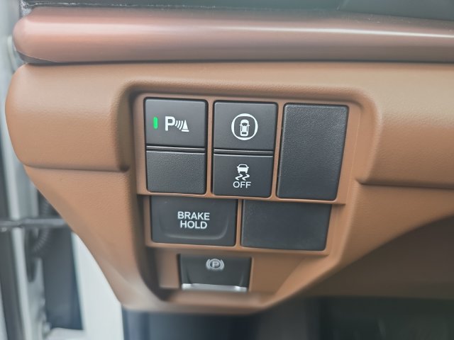 Used 2026 Platinum White Pearl Acura Technology Package image 17