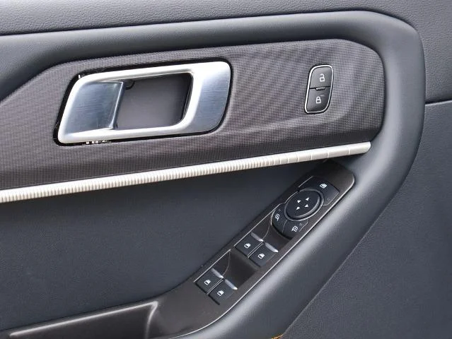 New 2026 Marsh Gray Ford Tremor® image 24
