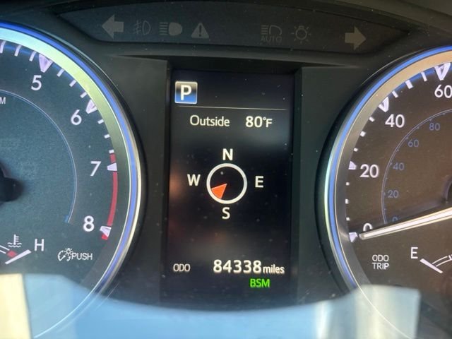 Used 2017 White Toyota SE image 11