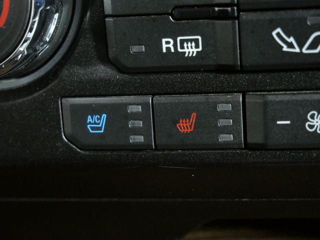 Used 2015  Ford Lariat image 25