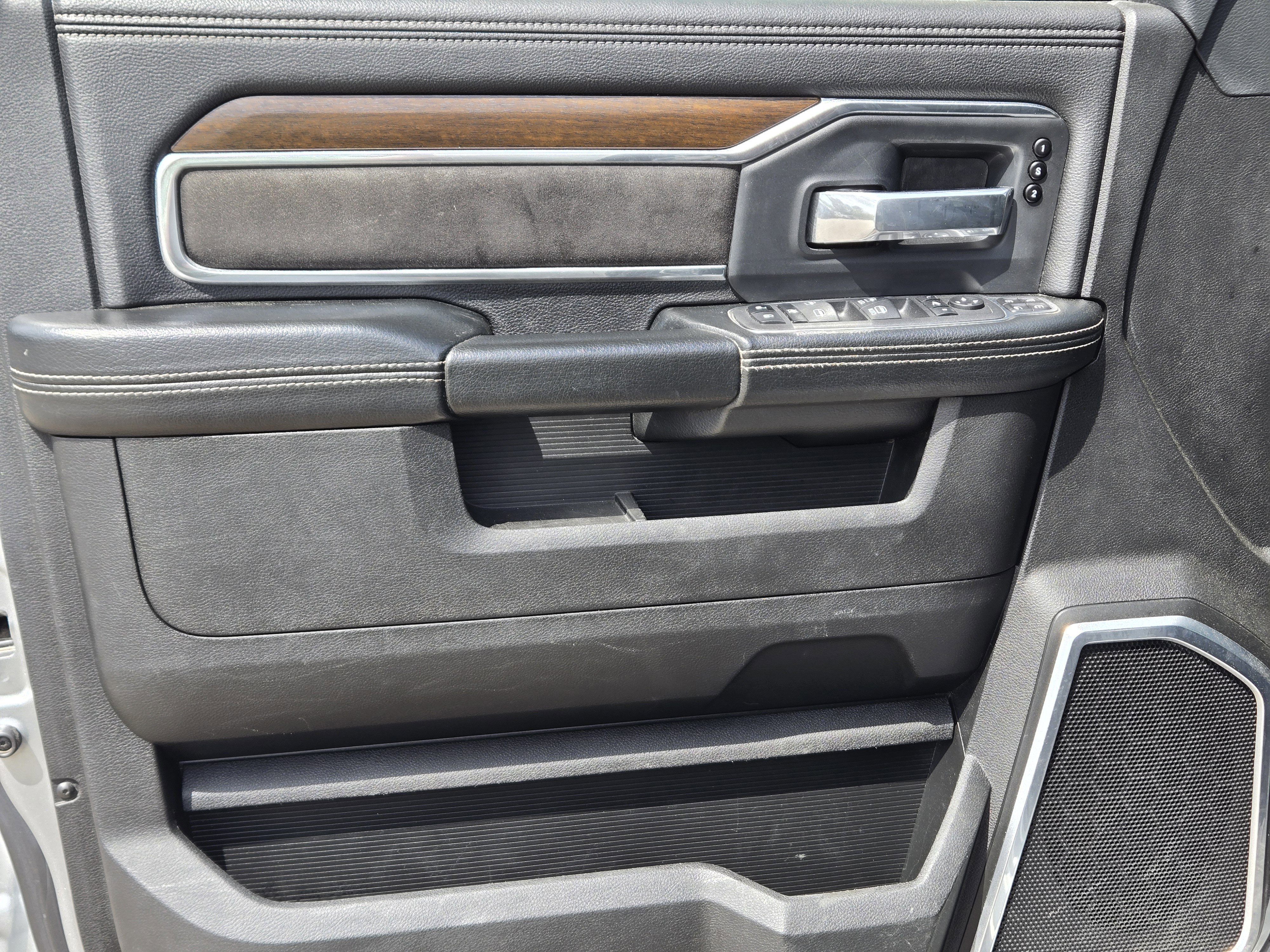 Certified Used 2024 Billet Silver Metallic Clearcoat Ram Laramie image 13