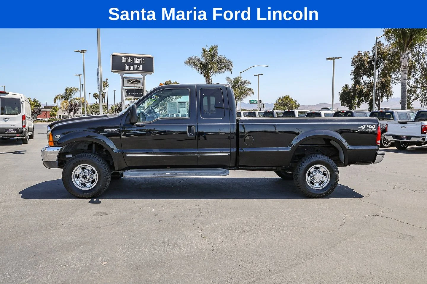 Used 2000 Black Ford Lariat image 10