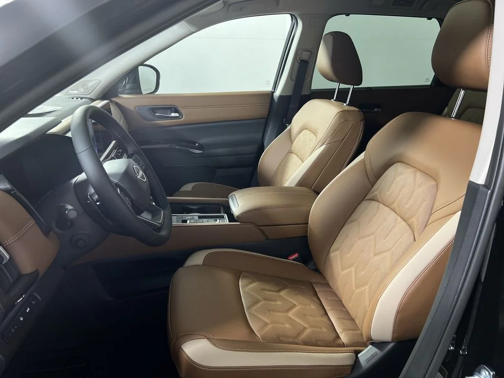 New 2026 Black Nissan Platinum image 13
