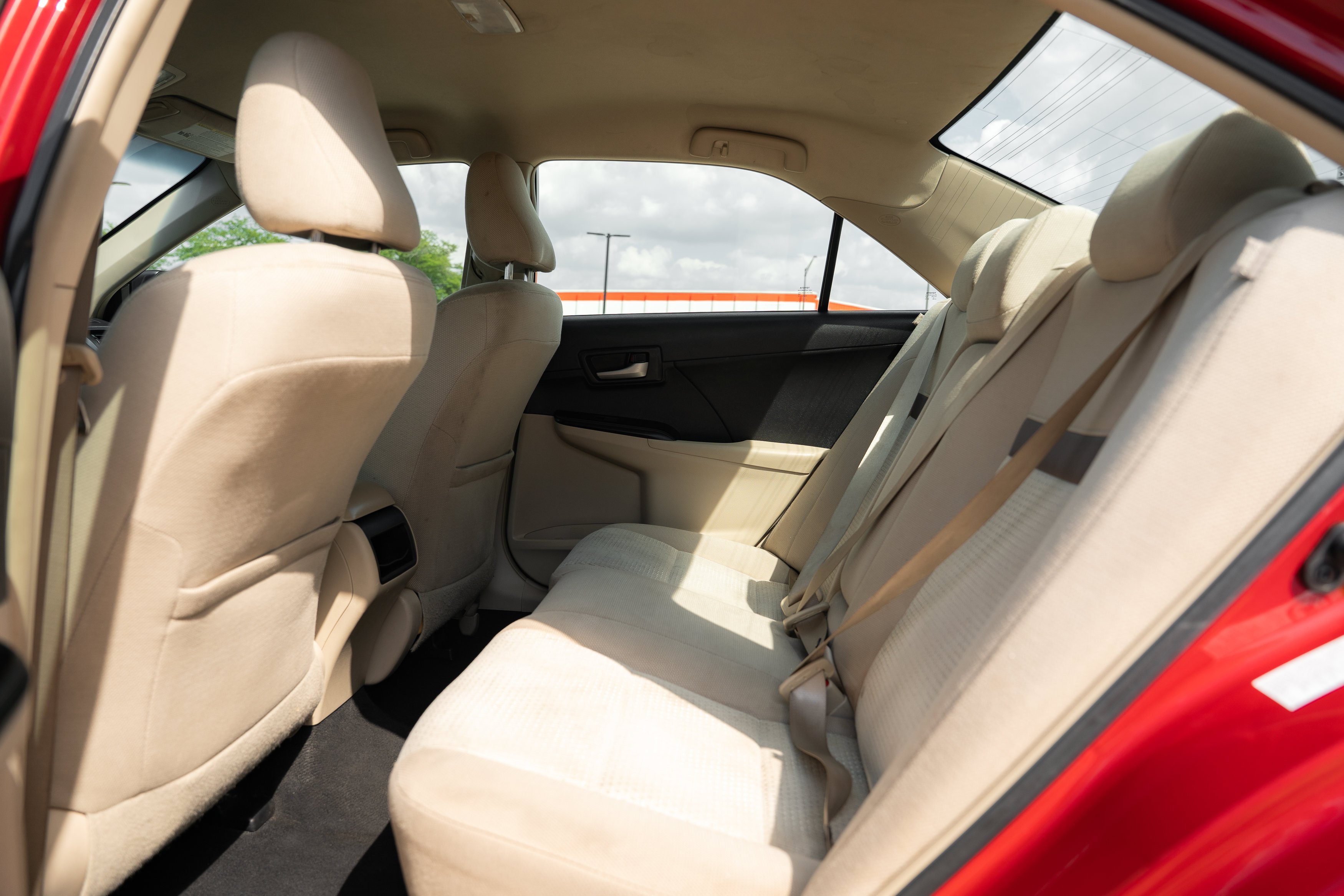 Used 2014 Barcelona Red Metallic Toyota LE image 20