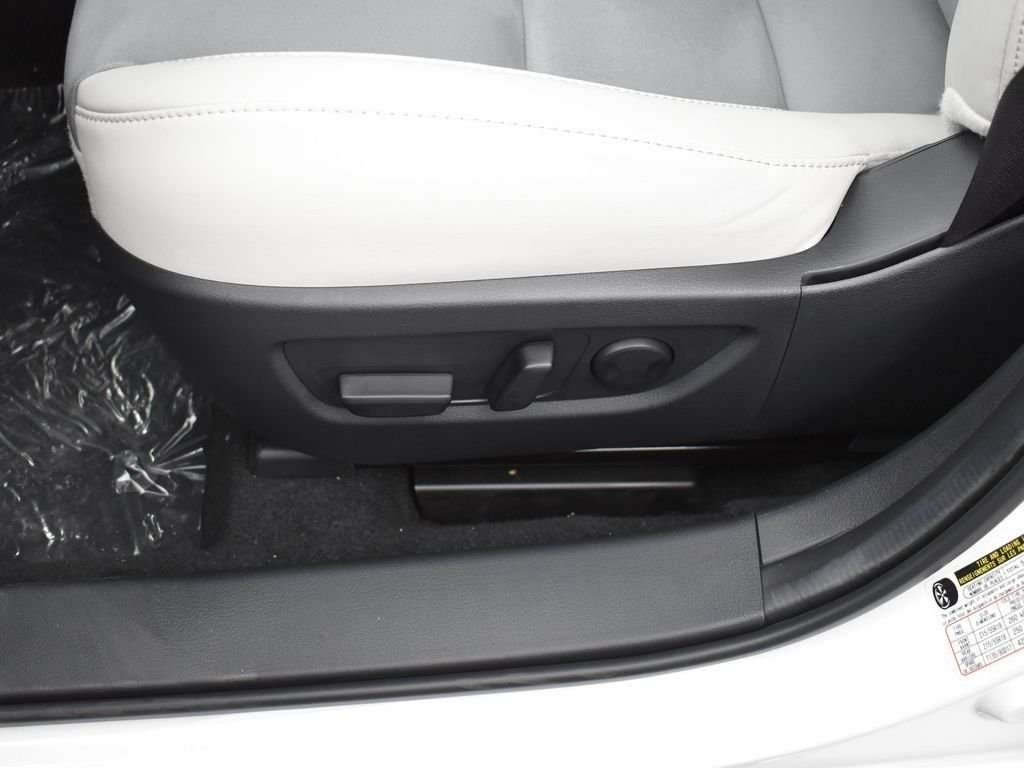 New 2026 Snowflake White Pearl Mazda 2.5 Turbo Aire Edition AWD image 9