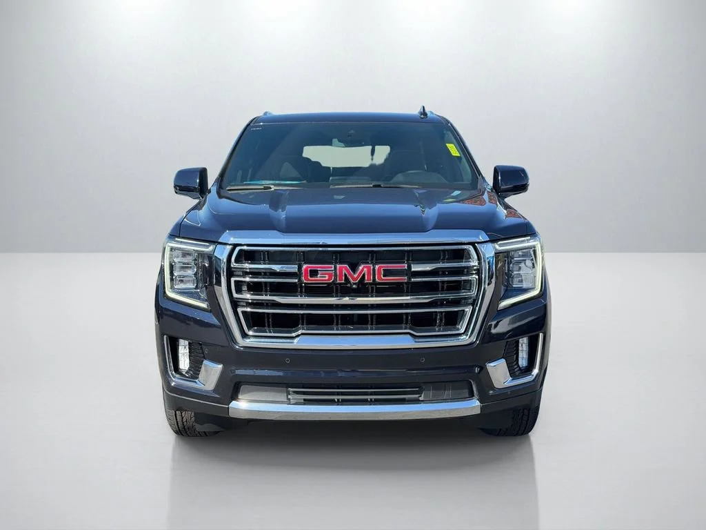 Used 2024 Midnight Blue Metallic GMC SLT image 3