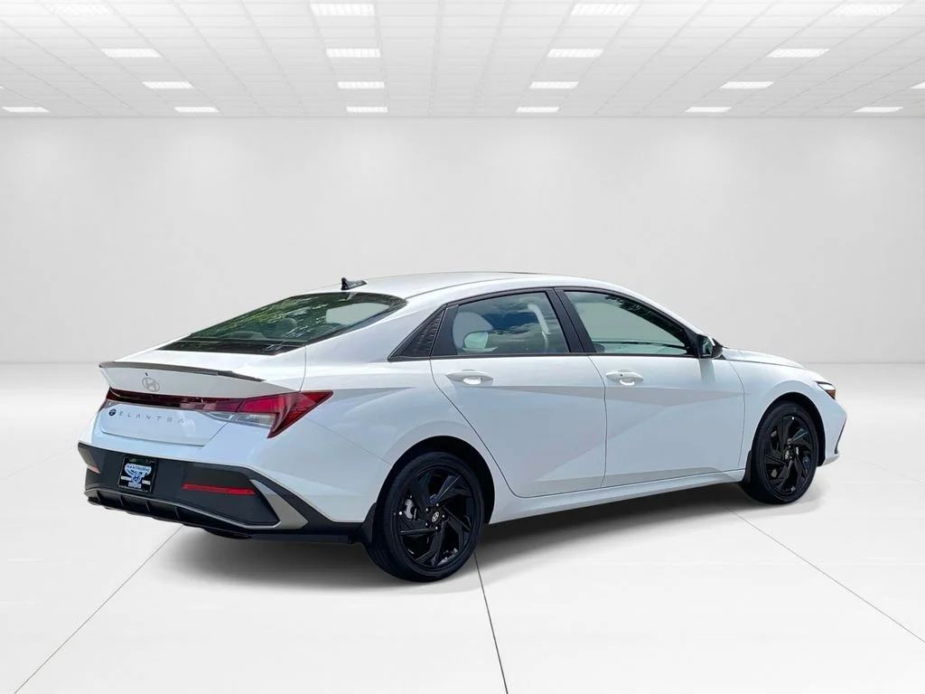 New 2026 White Hyundai SEL Sport image 6