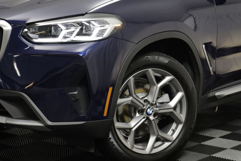 Used 2022 Tanzanite Blue II Metallic BMW xDrive30i image 3