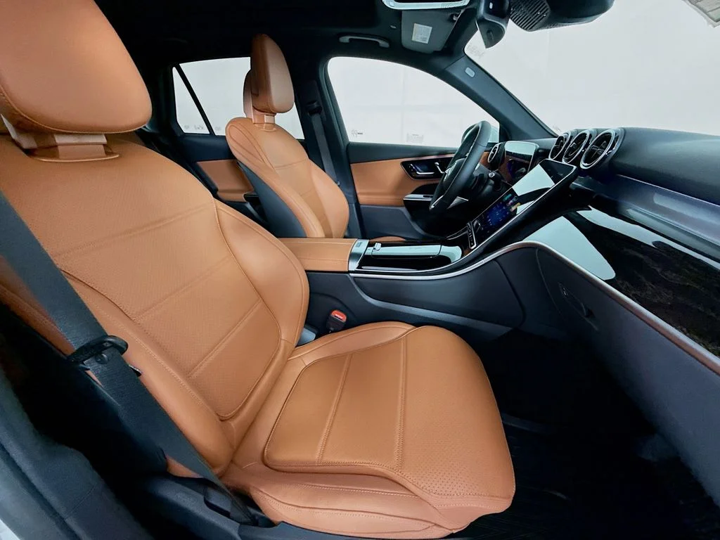 New 2026 Polar White Mercedes-Benz GLC 300 image 24